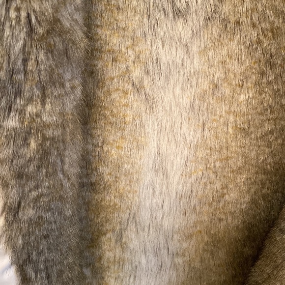 Reversible Faux Fur & Off White Jacket by Weatherproof Garment Company XL - Picture 11 of 11